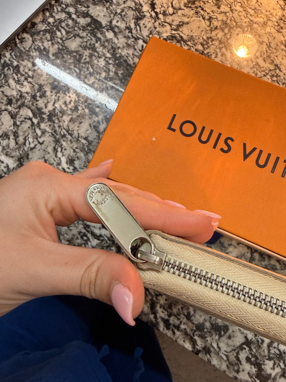 Louis Vuitton Cream Epi Zip Wallet with Silver Hardware - Picture 3 of 16